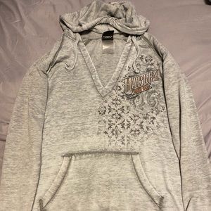 womens harley davidson sweater
v-neck
Used
Has a hood